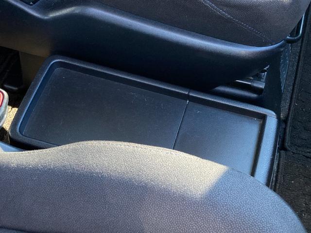 ノア ハイブリッドG 禁煙 両側パワースライドドア 後席フリップダウンモニター アルパイン9インチナビ 衝突軽減 クルーズコントロール 前席シートヒーター バックカメラ ETC フルセグ 純正15インチAW スマートキー(46枚目)