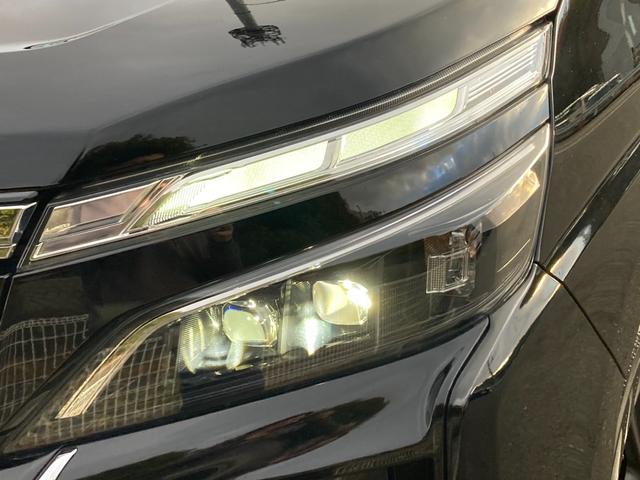ヴォクシー ＺＳ　煌　禁煙　純正ナビ　フリップダウンモニター　バックカメラ　両側パワースライドドア　クルーズコントロール　衝突軽減ブレーキ　レーンキープ　ＵＳＢポート　フルセグ　スマートキー　純正１６インチＡＷ　車検整備付（28枚目）