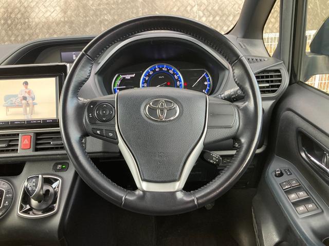 ノア ハイブリッドＧ　禁煙　純正９インチナビ　両側パワースライドドア　置くだけ充電　前席シートヒーター　クルーズコントロール　純正１５インチＡＷ　ＬＥＤヘッドライト　バックカメラ　フルセグ　ＥＴＣ　ドラレコ　スマートキー（16枚目）