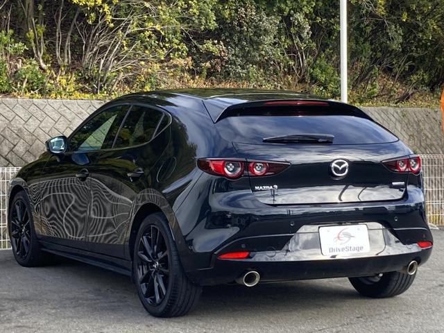 ＭＡＺＤＡ３ファストバック Ｘバーガンディ　セレクション　禁煙　ＢＯＳＥ　赤革　メモリ付きパワーシート　３６０度カメラ　純正ナビ　純正１８インチＡＷ　レーダークルーズ　ＨＵＤ　ＢＳＭ　ＥＴＣ　ＨＤＭＩ接続　フルセグ　シートヒーター　ハンドルヒーター　車検整備（10枚目）