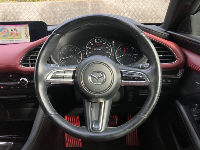 ＭＡＺＤＡ３ファストバック Ｘバーガンディ　セレクション　禁煙　ＢＯＳＥ　赤革　メモリ付きパワーシート　３６０度カメラ　純正ナビ　純正１８インチＡＷ　レーダークルーズ　ＨＵＤ　ＢＳＭ　ＥＴＣ　ＨＤＭＩ接続　フルセグ　シートヒーター　ハンドルヒーター　車検整備（14枚目）