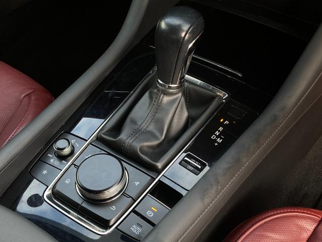ＭＡＺＤＡ３ファストバック Ｘバーガンディ　セレクション　禁煙　ＢＯＳＥ　赤革　メモリ付きパワーシート　３６０度カメラ　純正ナビ　純正１８インチＡＷ　レーダークルーズ　ＨＵＤ　ＢＳＭ　ＥＴＣ　ＨＤＭＩ接続　フルセグ　シートヒーター　ハンドルヒーター　車検整備（26枚目）