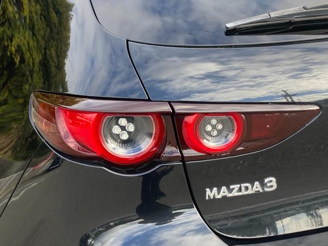 ＭＡＺＤＡ３ファストバック Ｘバーガンディ　セレクション　禁煙　ＢＯＳＥ　赤革　メモリ付きパワーシート　３６０度カメラ　純正ナビ　純正１８インチＡＷ　レーダークルーズ　ＨＵＤ　ＢＳＭ　ＥＴＣ　ＨＤＭＩ接続　フルセグ　シートヒーター　ハンドルヒーター　車検整備（34枚目）