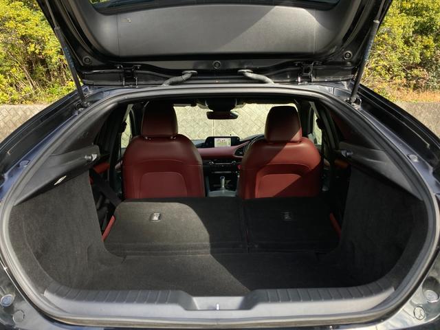 ＭＡＺＤＡ３ファストバック Ｘバーガンディ　セレクション　禁煙　ＢＯＳＥ　赤革　メモリ付きパワーシート　３６０度カメラ　純正ナビ　純正１８インチＡＷ　レーダークルーズ　ＨＵＤ　ＢＳＭ　ＥＴＣ　ＨＤＭＩ接続　フルセグ　シートヒーター　ハンドルヒーター　車検整備（47枚目）