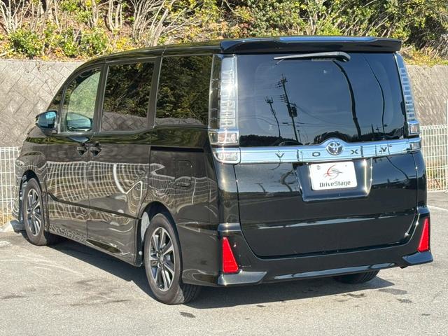 ヴォクシー ＺＳ　アルパイン９型ナビ　１２．８型フリップダウン　モデリスタエアロ　バックカメラ　両側電動スライド　レーンキープ　ＨＤＭＩ　クルーズコントロール　衝突軽減ブレーキ　ドライブレコーダー前後　ＥＴＣ　禁煙（8枚目）