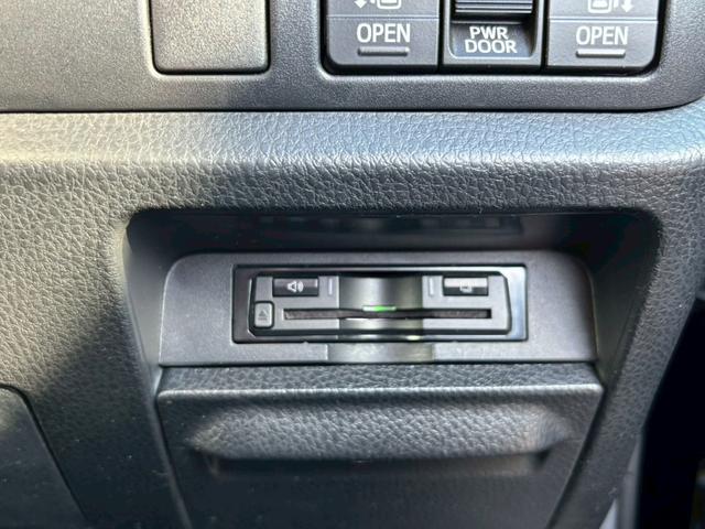 ヴォクシー ＺＳ　アルパイン９型ナビ　１２．８型フリップダウン　モデリスタエアロ　バックカメラ　両側電動スライド　レーンキープ　ＨＤＭＩ　クルーズコントロール　衝突軽減ブレーキ　ドライブレコーダー前後　ＥＴＣ　禁煙（17枚目）