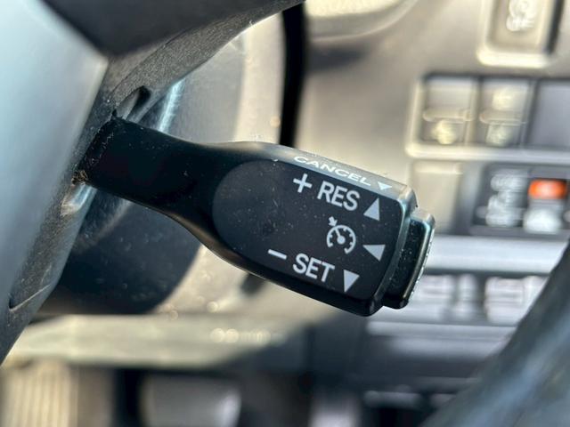 ヴォクシー ＺＳ　アルパイン９型ナビ　１２．８型フリップダウン　モデリスタエアロ　バックカメラ　両側電動スライド　レーンキープ　ＨＤＭＩ　クルーズコントロール　衝突軽減ブレーキ　ドライブレコーダー前後　ＥＴＣ　禁煙（18枚目）