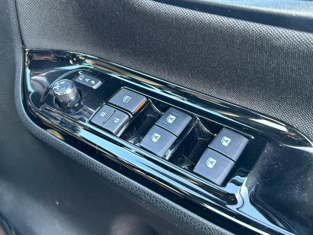ヴォクシー ＺＳ　アルパイン９型ナビ　１２．８型フリップダウン　モデリスタエアロ　バックカメラ　両側電動スライド　レーンキープ　ＨＤＭＩ　クルーズコントロール　衝突軽減ブレーキ　ドライブレコーダー前後　ＥＴＣ　禁煙（19枚目）