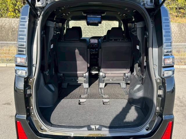 ヴォクシー ＺＳ　アルパイン９型ナビ　１２．８型フリップダウン　モデリスタエアロ　バックカメラ　両側電動スライド　レーンキープ　ＨＤＭＩ　クルーズコントロール　衝突軽減ブレーキ　ドライブレコーダー前後　ＥＴＣ　禁煙（34枚目）