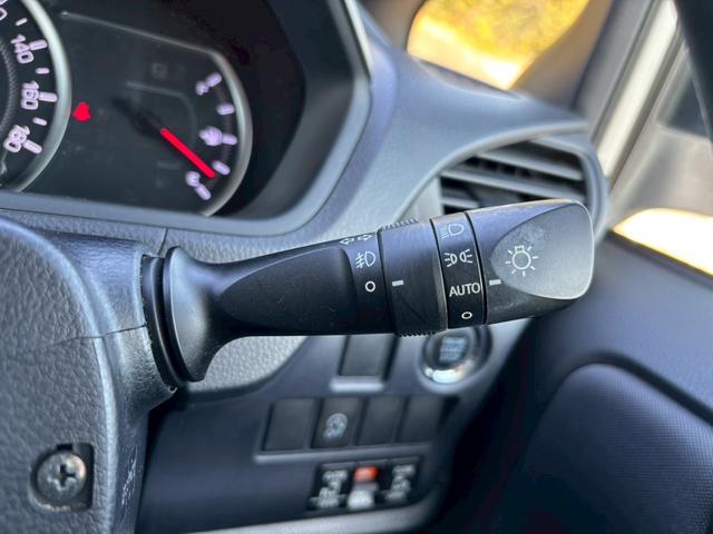 ヴォクシー ＺＳ　煌　禁煙　純正９インチナビ　バックカメラ　両側パワスラ　ドライブレコーダー　フルセグＴＶ　Ｂｌｕｅｔｏｏｔｈ　純正１６インチＡＷ　ＥＴＣ　ＬＥＤヘッドライト　オートライト　アイドリングストップ　車検整備付（18枚目）