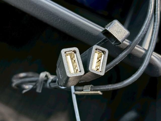 スーパーキャリイ Ｘ　４ＷＤ　三方開　禁煙車　社外メモリーナビ　バックカメラ　衝突軽減ブレーキ　レーンキープ　ＨＩＤヘッドライト　キーレスエントリー　ＥＴＣ　フルセグＴＶ　Ｂｌｕｅｔｏｏｔｈ　オートハイビーム　点検整備付（14枚目）