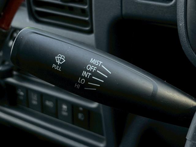 スーパーキャリイ Ｘ　４ＷＤ　三方開　禁煙車　社外メモリーナビ　バックカメラ　衝突軽減ブレーキ　レーンキープ　ＨＩＤヘッドライト　キーレスエントリー　ＥＴＣ　フルセグＴＶ　Ｂｌｕｅｔｏｏｔｈ　オートハイビーム　点検整備付（27枚目）