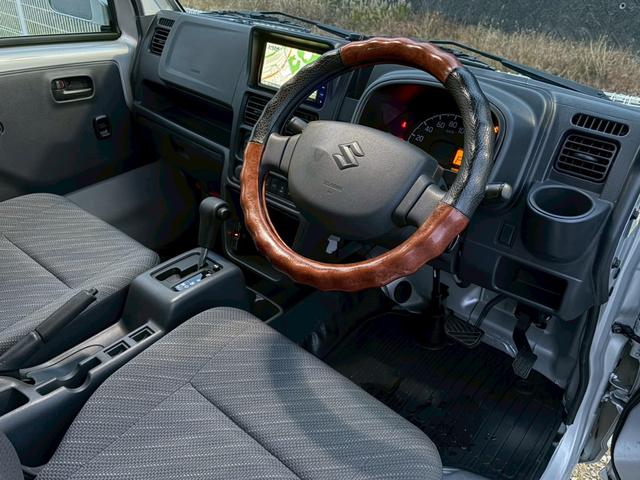 スーパーキャリイ Ｘ　４ＷＤ　三方開　禁煙車　社外メモリーナビ　バックカメラ　衝突軽減ブレーキ　レーンキープ　ＨＩＤヘッドライト　キーレスエントリー　ＥＴＣ　フルセグＴＶ　Ｂｌｕｅｔｏｏｔｈ　オートハイビーム　点検整備付（31枚目）