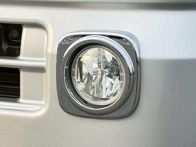 スーパーキャリイ Ｘ　４ＷＤ　三方開　禁煙車　社外メモリーナビ　バックカメラ　衝突軽減ブレーキ　レーンキープ　ＨＩＤヘッドライト　キーレスエントリー　ＥＴＣ　フルセグＴＶ　Ｂｌｕｅｔｏｏｔｈ　オートハイビーム　点検整備付（37枚目）