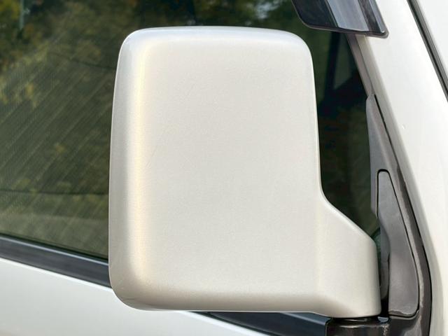 スーパーキャリイ Ｘ　４ＷＤ　三方開　禁煙車　社外メモリーナビ　バックカメラ　衝突軽減ブレーキ　レーンキープ　ＨＩＤヘッドライト　キーレスエントリー　ＥＴＣ　フルセグＴＶ　Ｂｌｕｅｔｏｏｔｈ　オートハイビーム　点検整備付（38枚目）