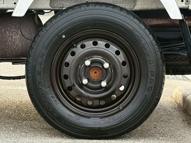 スーパーキャリイ Ｘ　４ＷＤ　三方開　禁煙車　社外メモリーナビ　バックカメラ　衝突軽減ブレーキ　レーンキープ　ＨＩＤヘッドライト　キーレスエントリー　ＥＴＣ　フルセグＴＶ　Ｂｌｕｅｔｏｏｔｈ　オートハイビーム　点検整備付（43枚目）