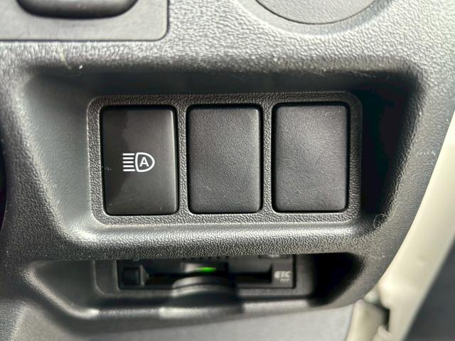 レジアスエースバン ロングスーパーＧＬ　禁煙　５型　純正ナビ　バックカメラ　後席クーラー、ヒーター　両側スライド　ドライブレコーダー　フルセグＴＶ　衝突軽減ブレーキ　レーンキープ　オートハイビーム　Ｂｌｕｅｔｏｏｔｈ　ＥＴＣ　車検整備付（16枚目）