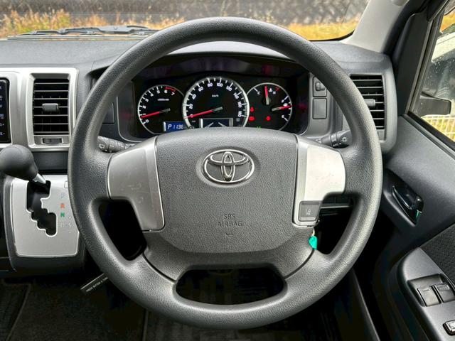 レジアスエースバン ロングスーパーＧＬ　禁煙　５型　純正ナビ　バックカメラ　後席クーラー、ヒーター　両側スライド　ドライブレコーダー　フルセグＴＶ　衝突軽減ブレーキ　レーンキープ　オートハイビーム　Ｂｌｕｅｔｏｏｔｈ　ＥＴＣ　車検整備付（20枚目）