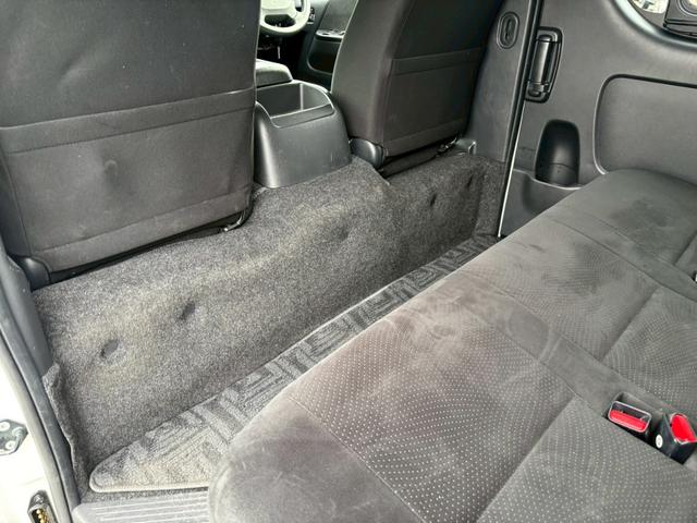 レジアスエースバン ロングスーパーＧＬ　禁煙　５型　純正ナビ　バックカメラ　後席クーラー、ヒーター　両側スライド　ドライブレコーダー　フルセグＴＶ　衝突軽減ブレーキ　レーンキープ　オートハイビーム　Ｂｌｕｅｔｏｏｔｈ　ＥＴＣ　車検整備付（27枚目）