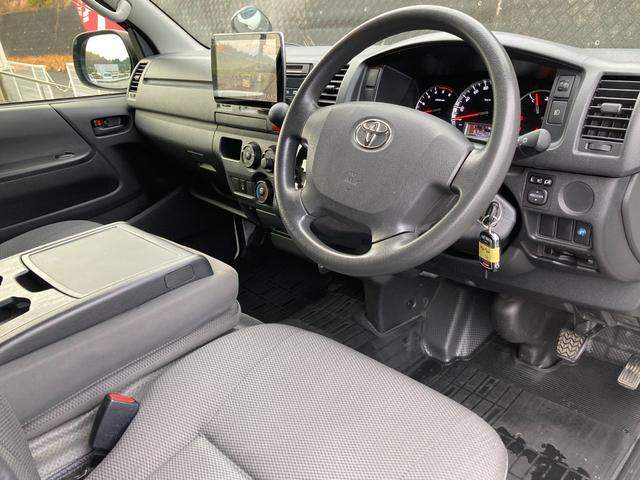 ハイエースバン ＤＸ　ＧＬパッケージ　ワンオーナー　禁煙　ストラーダ９インチナビ　ＡＣ１００Ｖ　リアヒーター　リアクーラー　バックカメラ　フルセグ　ＥＴＣ　Ｂｌｕｅｔｏｏｔｈ接続　ＣＤ／ＤＶＤ再生　キーレス　電格ミラー　ディーゼルターボ（45枚目）