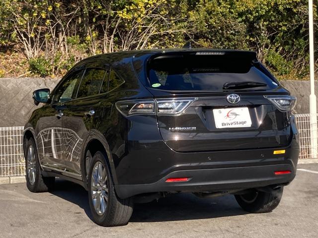 ハリアー プレミアム　禁煙車　純正ナビ　フロント・バックカメラ　ハーフレザーシート　パワーシート　レーダークルーズコントロール　衝突軽減ブレーキ　レーンキープ　パワーバックドア　ＬＥＤヘッドライト　純正１８インチアルミ（10枚目）