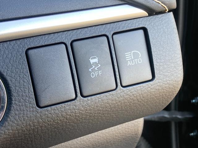 ハリアー プレミアム　禁煙車　純正ナビ　フロント・バックカメラ　ハーフレザーシート　パワーシート　レーダークルーズコントロール　衝突軽減ブレーキ　レーンキープ　パワーバックドア　ＬＥＤヘッドライト　純正１８インチアルミ（23枚目）