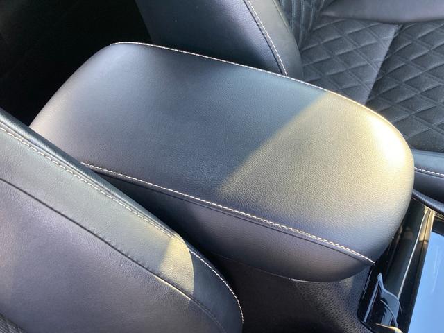 ハリアー プレミアム　禁煙車　純正ナビ　フロント・バックカメラ　ハーフレザーシート　パワーシート　レーダークルーズコントロール　衝突軽減ブレーキ　レーンキープ　パワーバックドア　ＬＥＤヘッドライト　純正１８インチアルミ（31枚目）