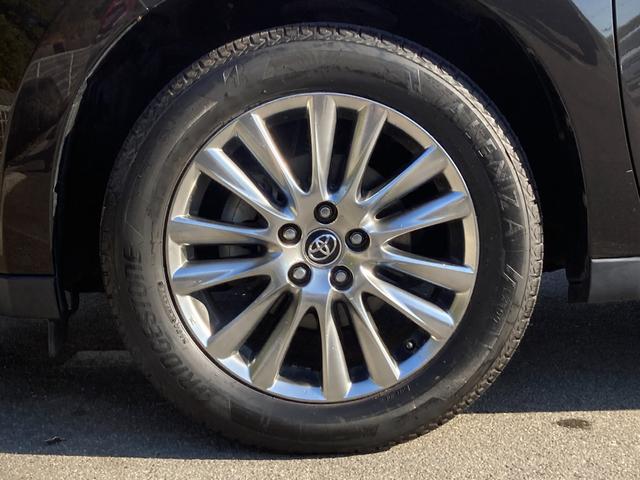 ハリアー プレミアム　禁煙車　純正ナビ　フロント・バックカメラ　ハーフレザーシート　パワーシート　レーダークルーズコントロール　衝突軽減ブレーキ　レーンキープ　パワーバックドア　ＬＥＤヘッドライト　純正１８インチアルミ（41枚目）