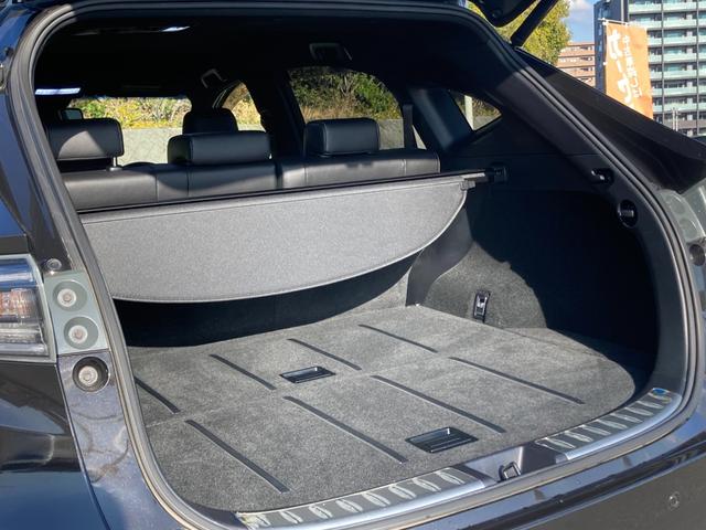 ハリアー プレミアム　禁煙車　純正ナビ　フロント・バックカメラ　ハーフレザーシート　パワーシート　レーダークルーズコントロール　衝突軽減ブレーキ　レーンキープ　パワーバックドア　ＬＥＤヘッドライト　純正１８インチアルミ（50枚目）