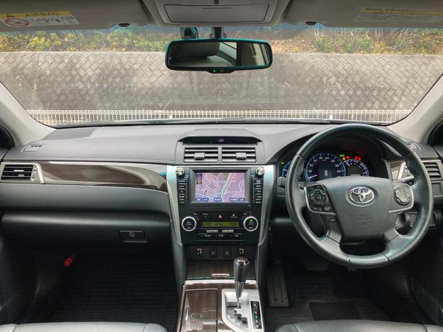 カムリ ハイブリッド　レザーパッケージ　禁煙　モデリスタエアロ　黒革　純正１７インチＡＷ　純正ナビ　前席シートヒーター　クルーズコントロール　バックカメラ　ＨＩＤヘッドライト　フルセグ　プッシュスタート　ＥＴＣ　Ｂｌｕｅｔｏｏｔｈ接続（6枚目）