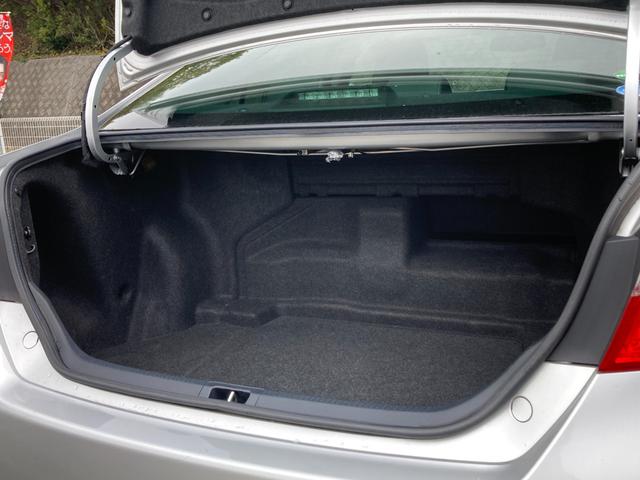 カムリ ハイブリッド　レザーパッケージ　禁煙　モデリスタエアロ　黒革　純正１７インチＡＷ　純正ナビ　前席シートヒーター　クルーズコントロール　バックカメラ　ＨＩＤヘッドライト　フルセグ　プッシュスタート　ＥＴＣ　Ｂｌｕｅｔｏｏｔｈ接続（13枚目）