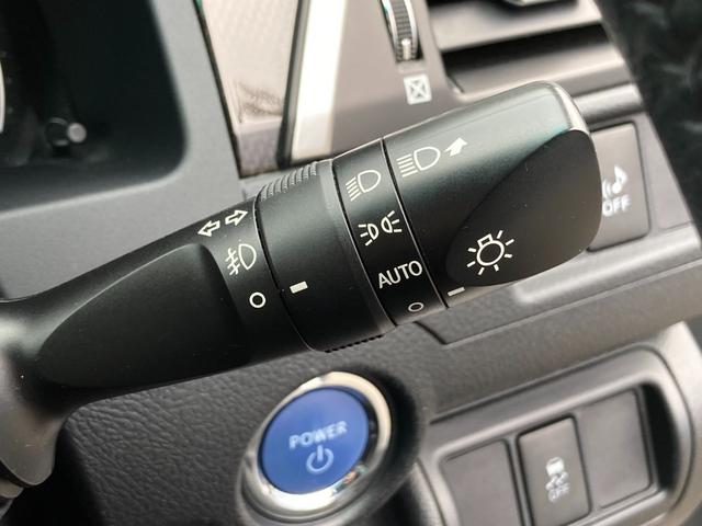 カムリ ハイブリッド　レザーパッケージ　禁煙　モデリスタエアロ　黒革　純正１７インチＡＷ　純正ナビ　前席シートヒーター　クルーズコントロール　バックカメラ　ＨＩＤヘッドライト　フルセグ　プッシュスタート　ＥＴＣ　Ｂｌｕｅｔｏｏｔｈ接続（19枚目）