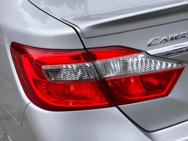 カムリ ハイブリッド　レザーパッケージ　禁煙　モデリスタエアロ　黒革　純正１７インチＡＷ　純正ナビ　前席シートヒーター　クルーズコントロール　バックカメラ　ＨＩＤヘッドライト　フルセグ　プッシュスタート　ＥＴＣ　Ｂｌｕｅｔｏｏｔｈ接続（34枚目）