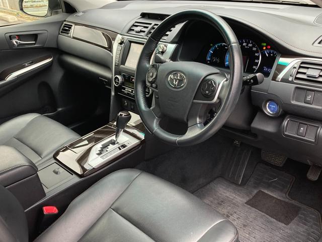 カムリ ハイブリッド　レザーパッケージ　禁煙　モデリスタエアロ　黒革　純正１７インチＡＷ　純正ナビ　前席シートヒーター　クルーズコントロール　バックカメラ　ＨＩＤヘッドライト　フルセグ　プッシュスタート　ＥＴＣ　Ｂｌｕｅｔｏｏｔｈ接続（43枚目）