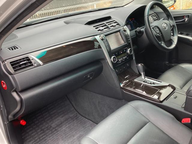 カムリ ハイブリッド　レザーパッケージ　禁煙　モデリスタエアロ　黒革　純正１７インチＡＷ　純正ナビ　前席シートヒーター　クルーズコントロール　バックカメラ　ＨＩＤヘッドライト　フルセグ　プッシュスタート　ＥＴＣ　Ｂｌｕｅｔｏｏｔｈ接続（44枚目）