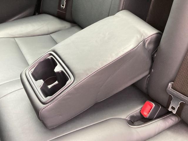 カムリ ハイブリッド　レザーパッケージ　禁煙　モデリスタエアロ　黒革　純正１７インチＡＷ　純正ナビ　前席シートヒーター　クルーズコントロール　バックカメラ　ＨＩＤヘッドライト　フルセグ　プッシュスタート　ＥＴＣ　Ｂｌｕｅｔｏｏｔｈ接続（47枚目）