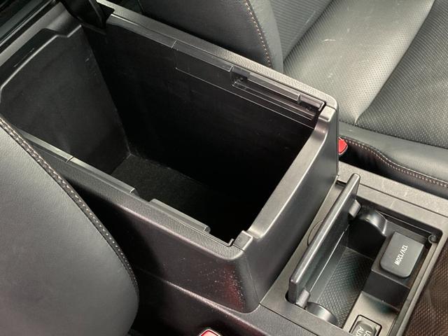 カムリ ハイブリッド　レザーパッケージ　禁煙　モデリスタエアロ　黒革　純正１７インチＡＷ　純正ナビ　前席シートヒーター　クルーズコントロール　バックカメラ　ＨＩＤヘッドライト　フルセグ　プッシュスタート　ＥＴＣ　Ｂｌｕｅｔｏｏｔｈ接続（49枚目）