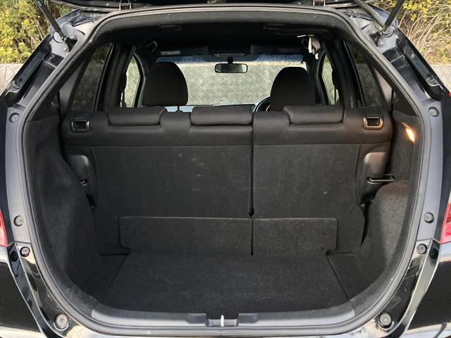 フィット ＲＳ　禁煙車　社外メモリーナビ　バックカメラ　インテリキー　クルーズコントロール　ＬＥＤヘッドライト　パドルシフト　オートライト　フルセグＴＶ　Ｂｌｕｅｔｏｏｔｈ　純正１６インチアルミ　電格ミラー　ＥＴＣ（11枚目）