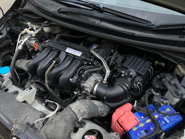 フィット ＲＳ　禁煙車　社外メモリーナビ　バックカメラ　インテリキー　クルーズコントロール　ＬＥＤヘッドライト　パドルシフト　オートライト　フルセグＴＶ　Ｂｌｕｅｔｏｏｔｈ　純正１６インチアルミ　電格ミラー　ＥＴＣ（33枚目）