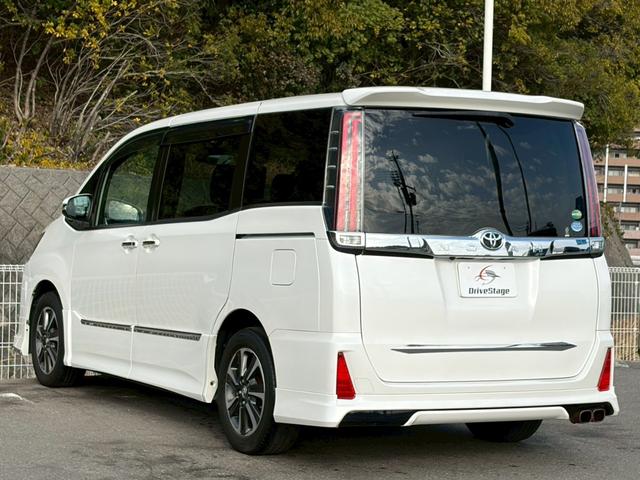 ノア Ｓｉ　モデリスタエアロ　禁煙　純正ナビ　バックカメラ　インテリキー　両側パワースライド　衝突軽減ブレーキ　レーンキープ　クルーズコントロール　ＬＥＤヘッドライト　ＵＳＢポート　ＥＴＣ　純正１６ＡＷ　８人乗り（9枚目）