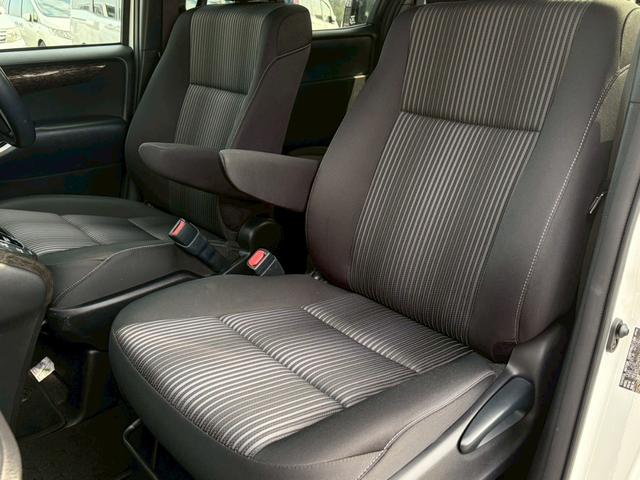 ノア Ｓｉ　モデリスタエアロ　禁煙　純正ナビ　バックカメラ　インテリキー　両側パワースライド　衝突軽減ブレーキ　レーンキープ　クルーズコントロール　ＬＥＤヘッドライト　ＵＳＢポート　ＥＴＣ　純正１６ＡＷ　８人乗り（36枚目）