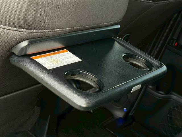 ノア Ｓｉ　モデリスタエアロ　禁煙　純正ナビ　バックカメラ　インテリキー　両側パワースライド　衝突軽減ブレーキ　レーンキープ　クルーズコントロール　ＬＥＤヘッドライト　ＵＳＢポート　ＥＴＣ　純正１６ＡＷ　８人乗り（38枚目）