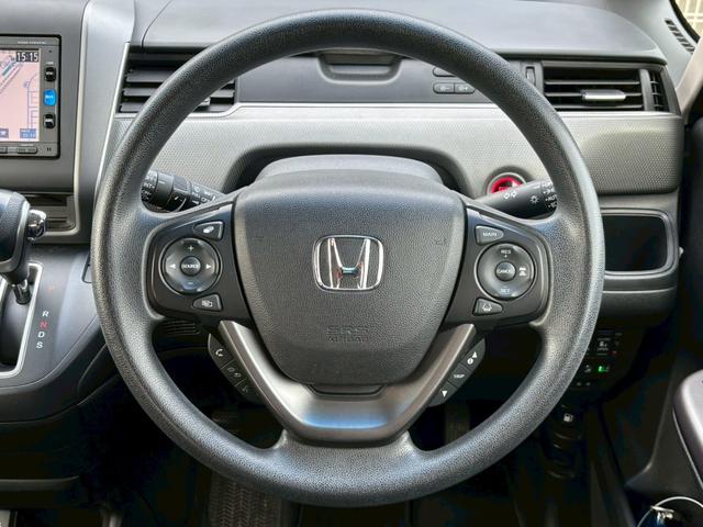 フリード＋ Ｇ・ホンダセンシング　禁煙　ホンダセンシング　純正ナビ　バックカメラ　両側電動スライドドア　衝突軽減ブレーキ　アダプティブクルーズ　フルセグＴＶ　ＤＶＤ再生可　Ｂｌｕｅｔｏｏｔｈ　ＥＴＣ　スマートキー　アイドリングストップ（19枚目）