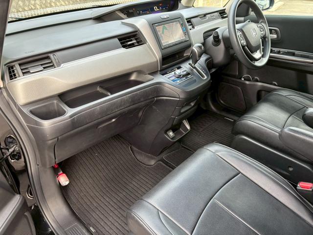 フリード＋ Ｇ・ホンダセンシング　禁煙　ホンダセンシング　純正ナビ　バックカメラ　両側電動スライドドア　衝突軽減ブレーキ　アダプティブクルーズ　フルセグＴＶ　ＤＶＤ再生可　Ｂｌｕｅｔｏｏｔｈ　ＥＴＣ　スマートキー　アイドリングストップ（24枚目）