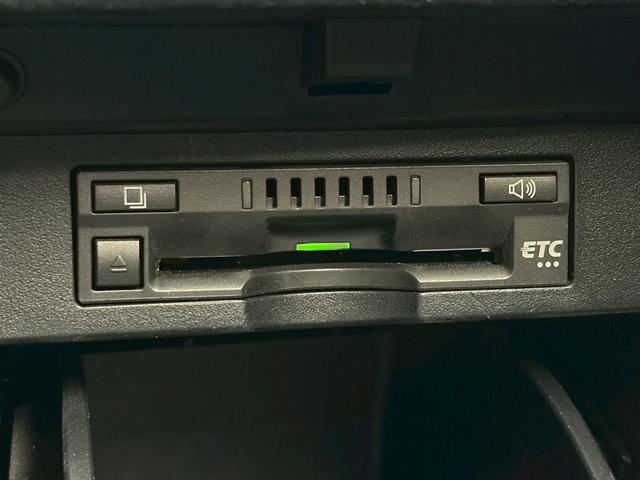 アルファード ２．５Ｓ　Ｃパッケージ　１オーナー　禁煙　社外１１型ナビ　フリップダウンモニター　ドラレコ　黒革　バックカメラ　パワーシート　前席シート冷暖　ステアリングヒーター　レーダークルーズ　パワーバックドア　純正１８ＡＷ　車検整備付（13枚目）