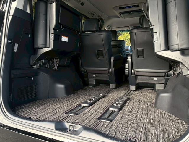 アルファード ２．５Ｓ　Ｃパッケージ　１オーナー　禁煙　社外１１型ナビ　フリップダウンモニター　ドラレコ　黒革　バックカメラ　パワーシート　前席シート冷暖　ステアリングヒーター　レーダークルーズ　パワーバックドア　純正１８ＡＷ　車検整備付（18枚目）