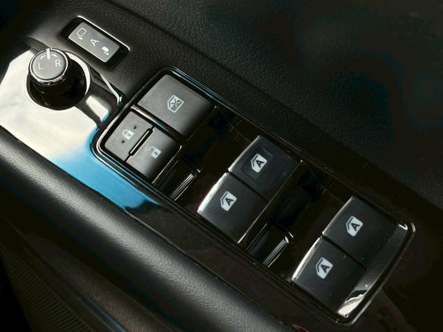 アルファード ２．５Ｓ　Ｃパッケージ　１オーナー　禁煙　社外１１型ナビ　フリップダウンモニター　ドラレコ　黒革　バックカメラ　パワーシート　前席シート冷暖　ステアリングヒーター　レーダークルーズ　パワーバックドア　純正１８ＡＷ　車検整備付（30枚目）