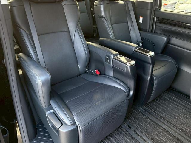 アルファード ２．５Ｓ　Ｃパッケージ　１オーナー　禁煙　社外１１型ナビ　フリップダウンモニター　ドラレコ　黒革　バックカメラ　パワーシート　前席シート冷暖　ステアリングヒーター　レーダークルーズ　パワーバックドア　純正１８ＡＷ　車検整備付（45枚目）