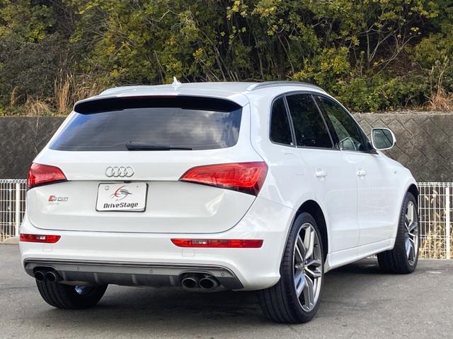ＳＱ５ ベースグレード　ユーザー買取　アシスタンスＰＫＧ　黒／赤ナッパレザー　純正２１インチＡＷ　Ｂａｎｇ＆Ｏｌｕｆｓｅｎ　ＡＣＣ　メモリ付パワーシート　純正ナビ　バックカメラ　ドラレコ　パワーバックドア　ＢＳＭ　禁煙（8枚目）