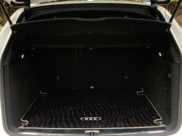 ＳＱ５ ベースグレード　ユーザー買取　アシスタンスＰＫＧ　黒／赤ナッパレザー　純正２１インチＡＷ　Ｂａｎｇ＆Ｏｌｕｆｓｅｎ　ＡＣＣ　メモリ付パワーシート　純正ナビ　バックカメラ　ドラレコ　パワーバックドア　ＢＳＭ　禁煙（12枚目）